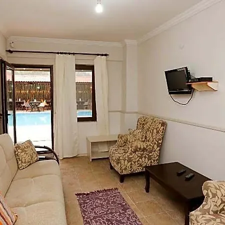 Hotel M 2*
